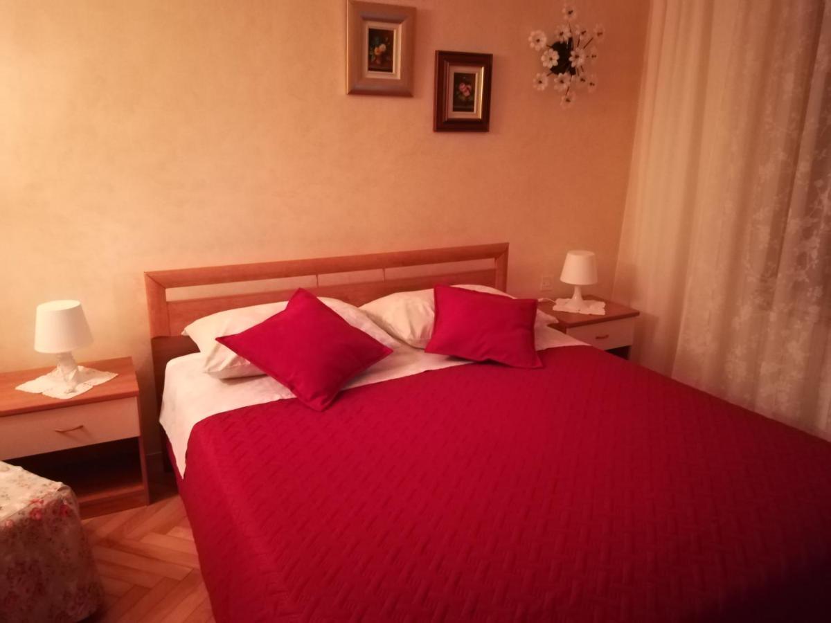 Apartmani Villa Otilija Porec Exterior photo