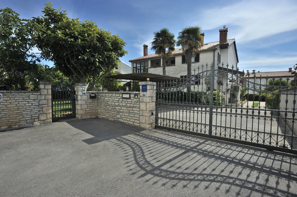 Apartmani Villa Otilija Porec Exterior photo