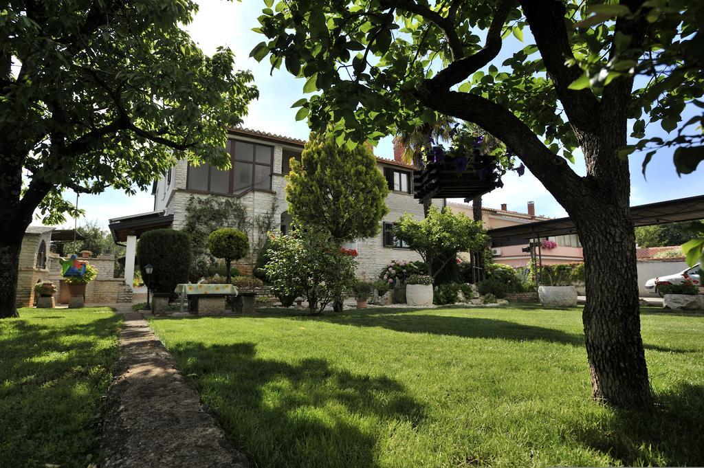 Apartmani Villa Otilija Porec Exterior photo