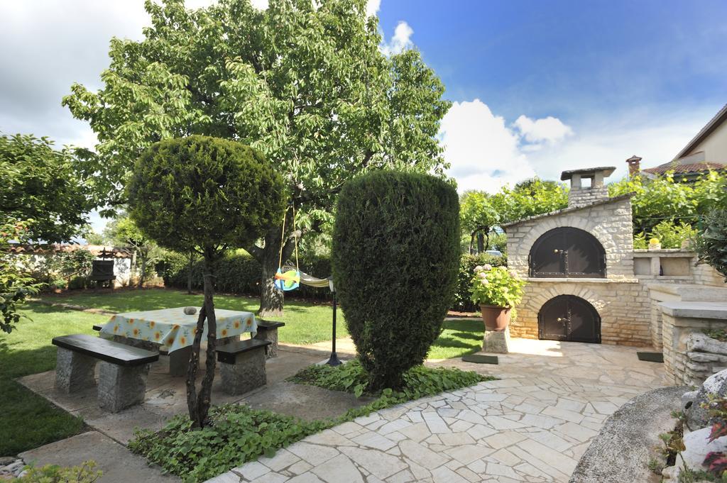 Apartmani Villa Otilija Porec Exterior photo