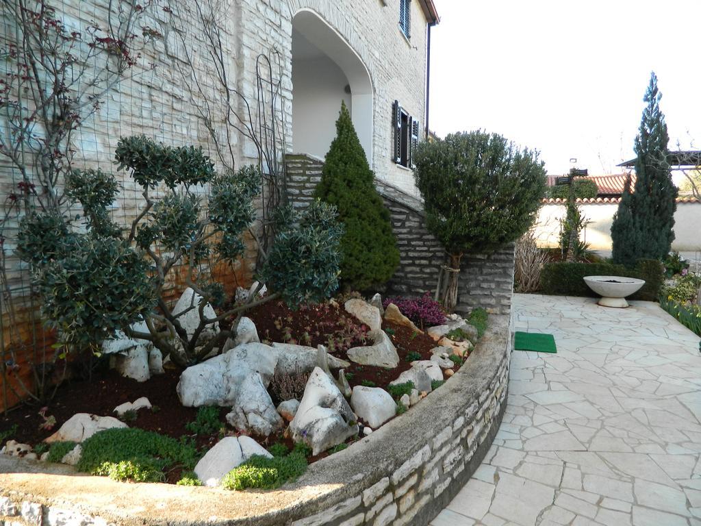 Apartmani Villa Otilija Porec Exterior photo