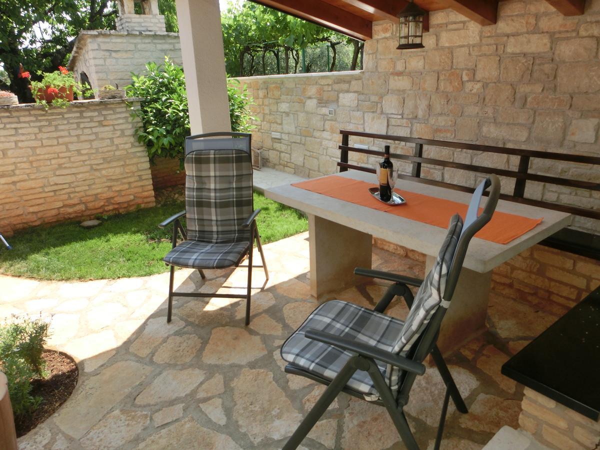Apartmani Villa Otilija Porec Exterior photo