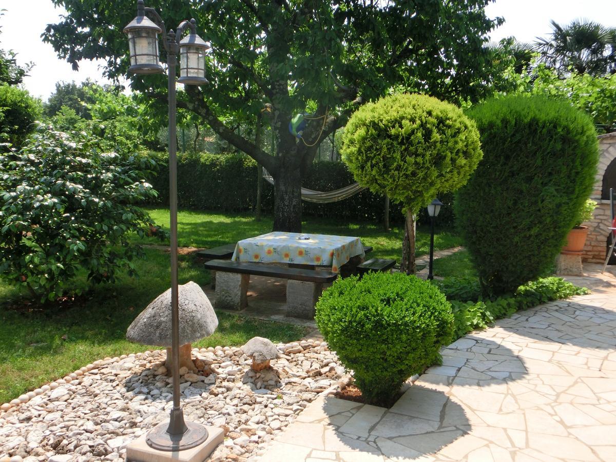 Apartmani Villa Otilija Porec Exterior photo